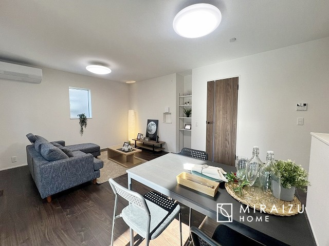 【完成予想図】 | ※設備間取りその他気になる箇所などは案内時にお確かめください。
※CG画像に関して、あくまでもイメージです。実際の仕様と異なる場合もございます。
