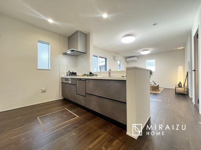 【外観】 | ※設備間取りその他気になる箇所などは案内時にお確かめください。
※CG画像に関して、あくまでもイメージです。実際の仕様と異なる場合もございます。
