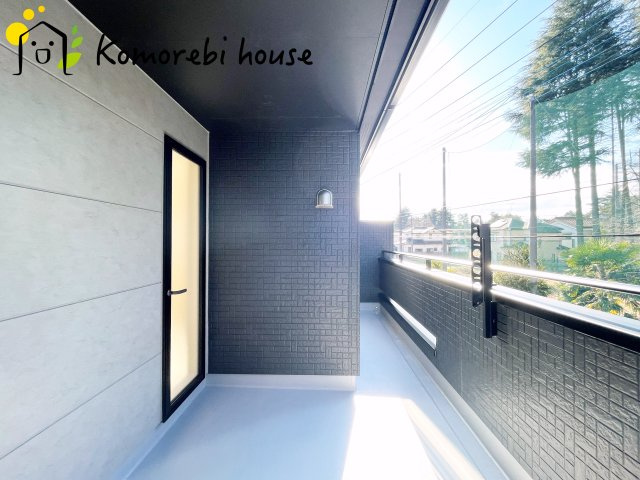 上尾市泉台2丁目　2期　新築一戸建て　01のバルコニー|開放的で明るい空間を演出してくれるバルコニーです