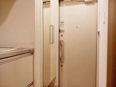 【玄関】 | メルヴェーユ本川越