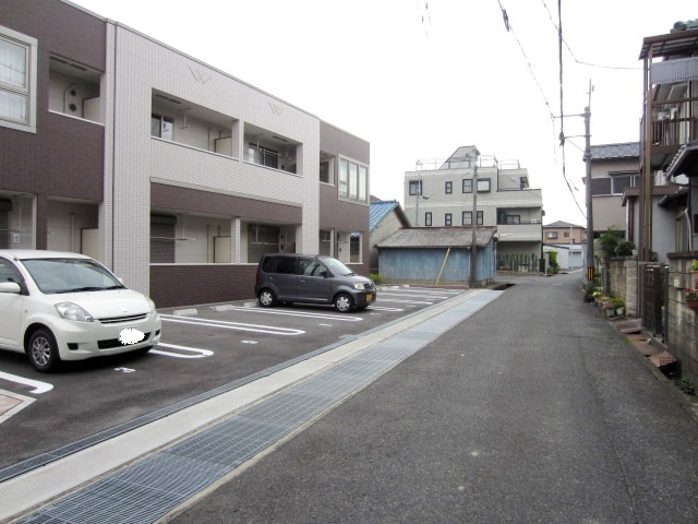 【駐車場】
