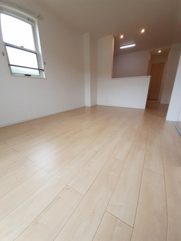 ストロベリー　フィールズＢの居間・リビング