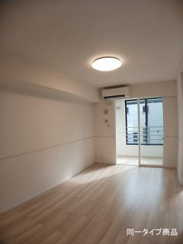 コリーネの居間・リビング