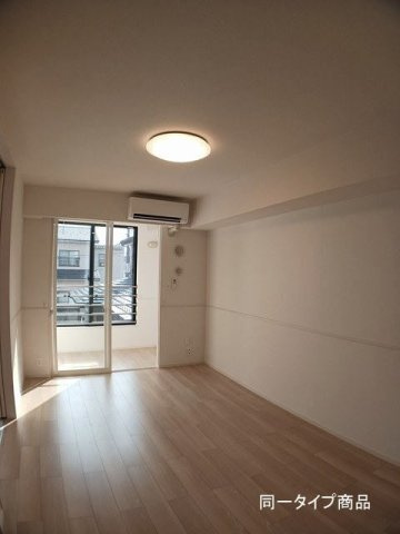 コリーネの居間・リビング