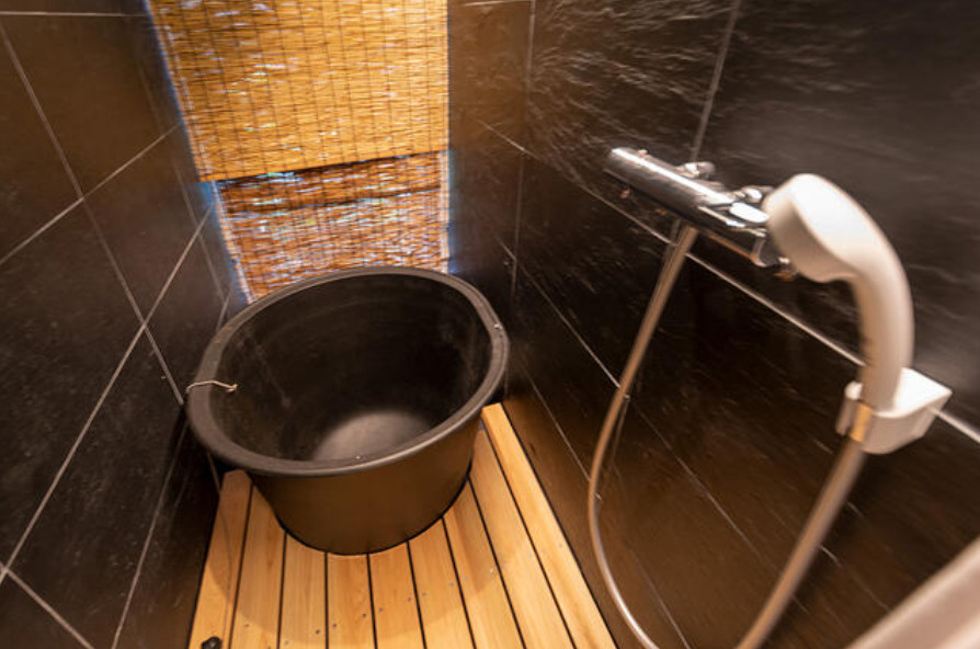 両替町通竹屋町上る西方寺町の浴室