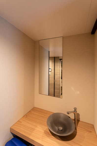 両替町通竹屋町上る西方寺町の独立洗面台