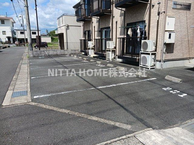 ナレッジ倉谷の駐車場|敷地内駐車場も完備＊