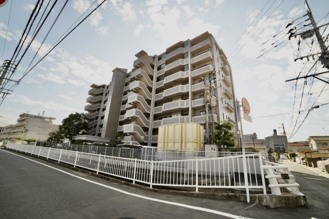 和白ガーデンハウスの外観