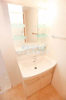 【独立洗面台】 | サンロワール江坂リュッセ | 清潔感ある独立洗面台で毎日気持ちよく♪