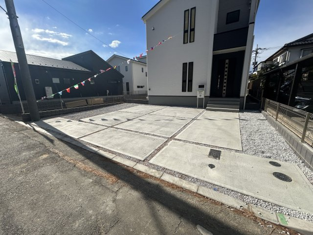 新築　前橋市関根町第1　Livele Garden.S　2号棟の駐車場|現地写真　駐車スペースは並列3台分可能です！
