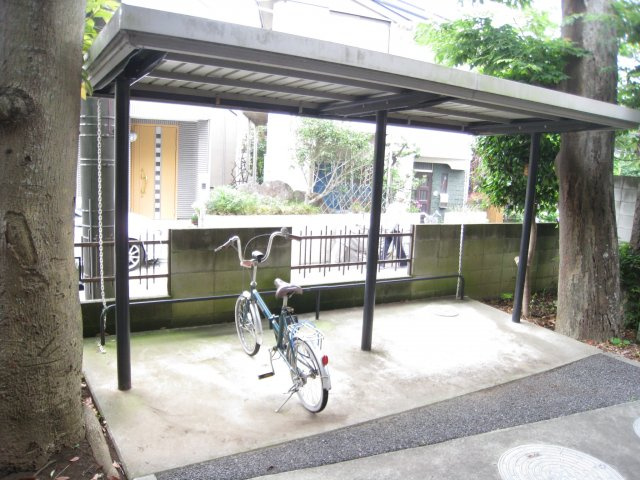 ボンヌールのその他共用部分|屋根付き自転車置き場です