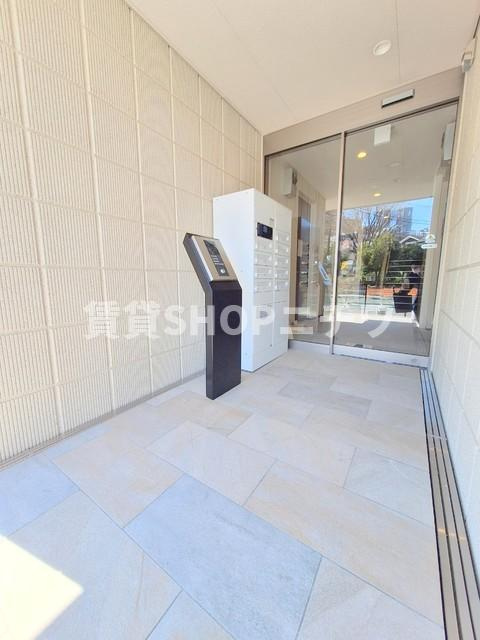 HAUS本町のエントランス