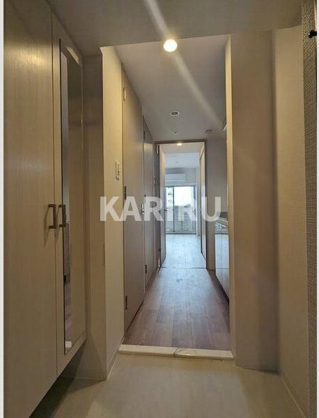 エスリード新大阪ザ・プレミアEASTの玄関