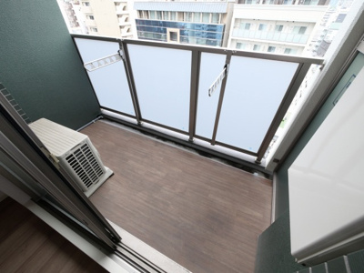 【バルコニー】 | プレサンス玉造駅前ルージュ | 開放的で明るい空間を演出してくれるバルコニーです