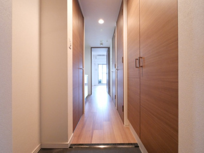 【玄関】 | プレサンス玉造駅前ルージュ | 収納もある玄関です