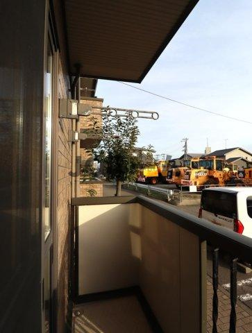 柏崎市三和町のアパートのバルコニー