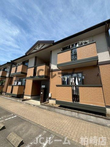柏崎市三和町のアパートの外観