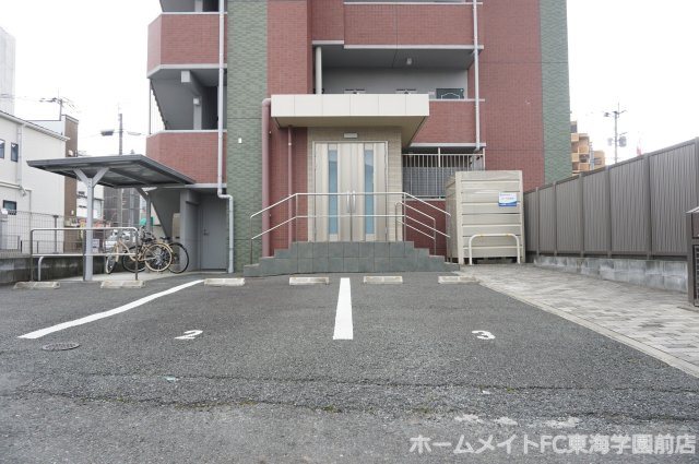 熊本市中央区水前寺４丁目の賃貸マンションの駐車場