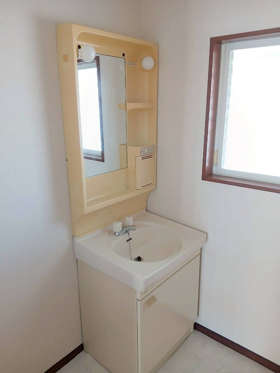 第２フラワーハイツの洗面所|使いやすい洗面所です