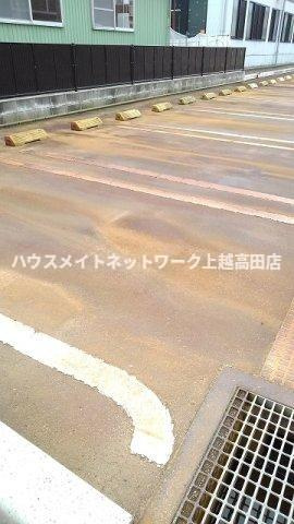 シャトー・グランデの駐車場|消雪付駐車場