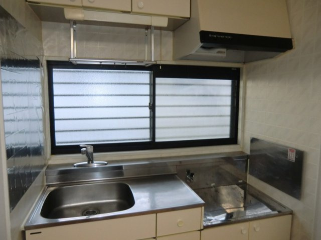 ボナールA棟のキッチン|コンパクトなキッチンで掃除もラクラク