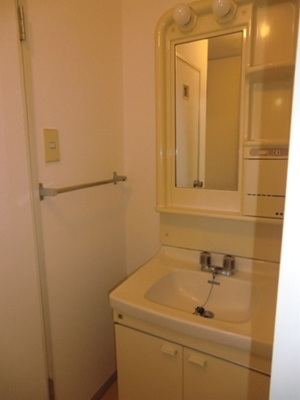 ボナールA棟の独立洗面台|使いやすい独立洗面台です