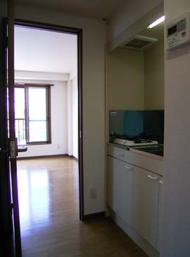 プチモコハウスの内装|キッチンでお料理をお楽しみください