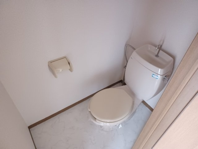 PISO  A棟のトイレ|清潔感のあるトイレです