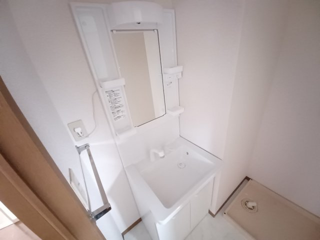 PISO  A棟の独立洗面台|独立洗面台、朝の身支度には欠かせません