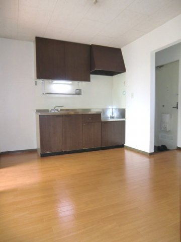 スイング日吉C棟のキッチン|コンパクトなキッチンで掃除もラクラク