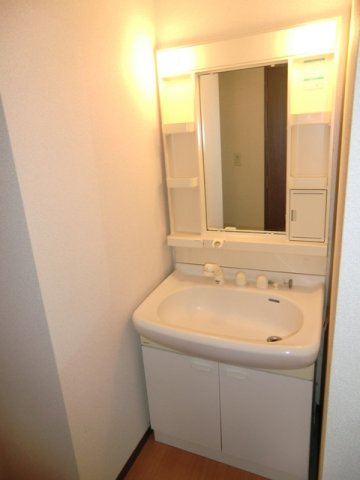 スイング日吉C棟の洗面所|忙しい朝には欠かせない洗面所です