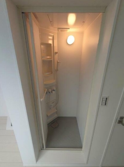 足立区千住中居町のアパートのシャワールーム