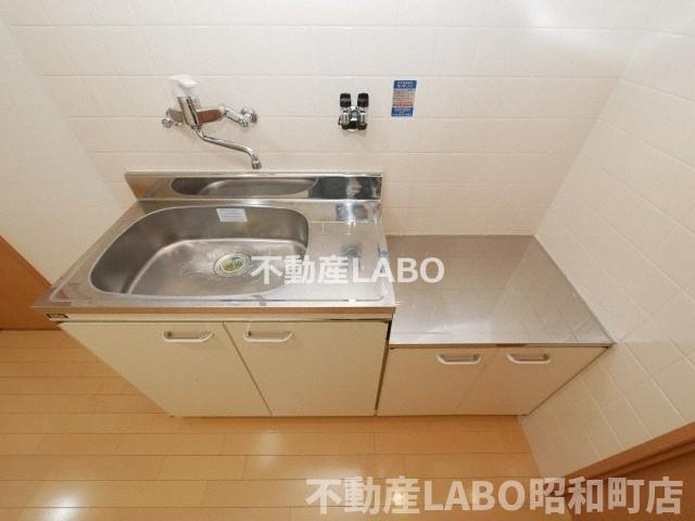 ヴィラナリー西九条のキッチン