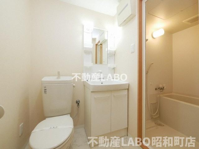 ヴィラナリー西九条の独立洗面台