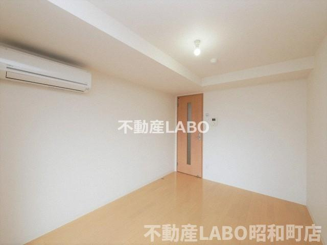 ヴィラナリー西九条の洋室