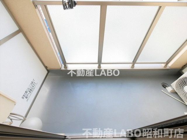 ヴィラナリー西九条のバルコニー