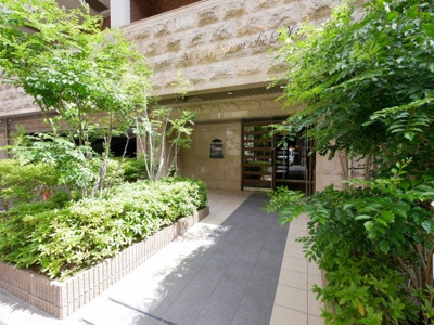 【エントランス】 | プレサンス堺筋本町フィリア | 落ち着いたエントランスです