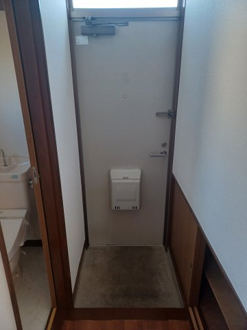 松葉町遠山様アパートの玄関