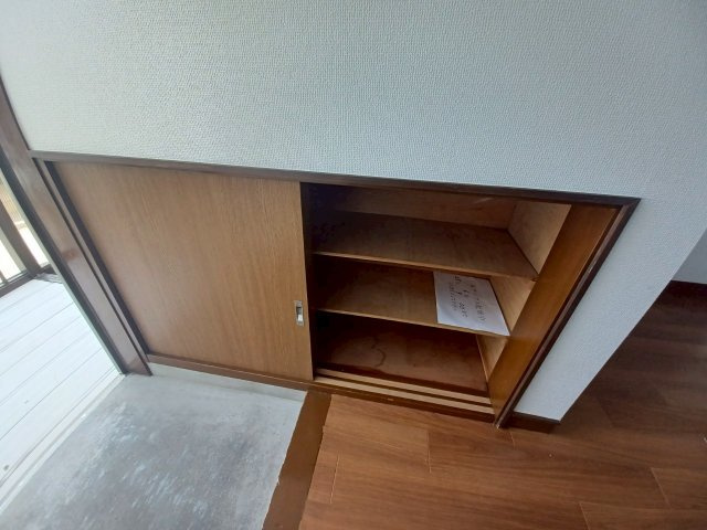 松葉町遠山様アパートの収納|玄関