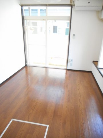 あるゾウパレス松本町の居間・リビング|居間です
