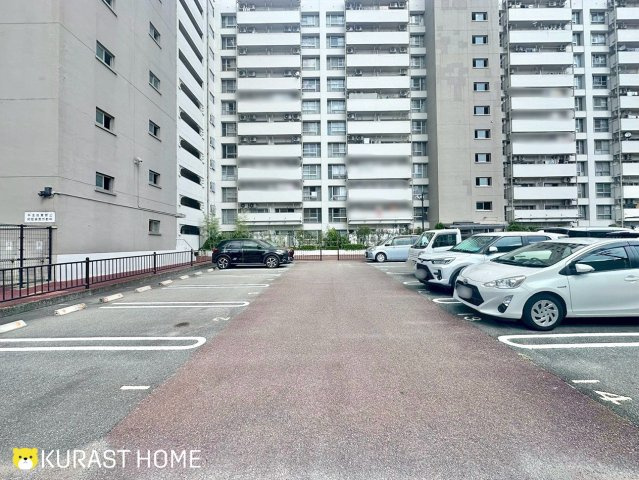 九条住宅B棟　2階の駐車場