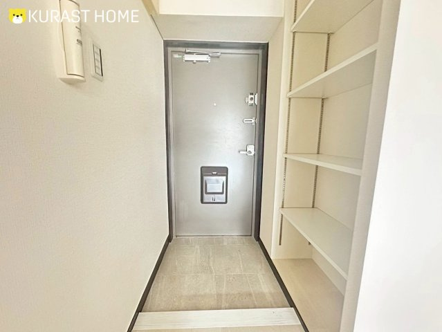 九条住宅B棟　2階の玄関