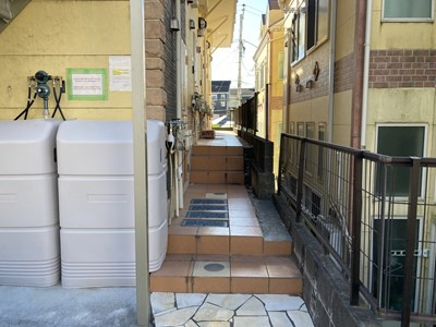 【エントランス】 | ユナイト山手ポール・メトラン | 最寄駅徒歩６分