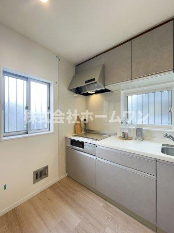 青梅市畑中　中古戸建のキッチン|キッチンでお料理をお楽しみください