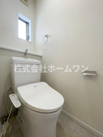青梅市畑中　中古戸建のトイレ|落ち着いた色調のトイレです