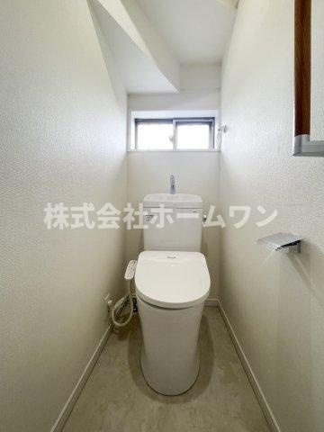 青梅市畑中　中古戸建のトイレ|ゆったりとした空間のトイレです