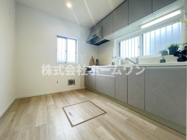 青梅市畑中　中古戸建のキッチン|きれいなキッチンです