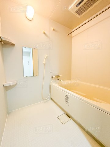 ムーンリバー久留米東町の浴室|追い焚き・浴室乾燥機付きのお風呂です♪