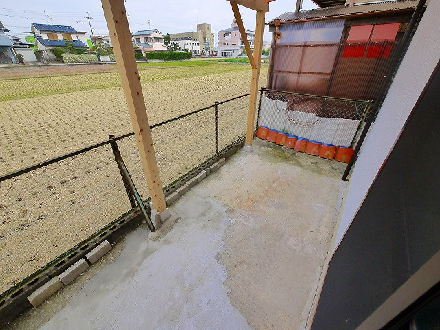 吉田借家の庭|洗濯物干せます