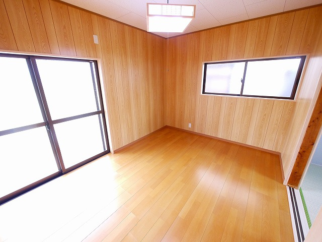吉田借家の洋室|明るい洋室です